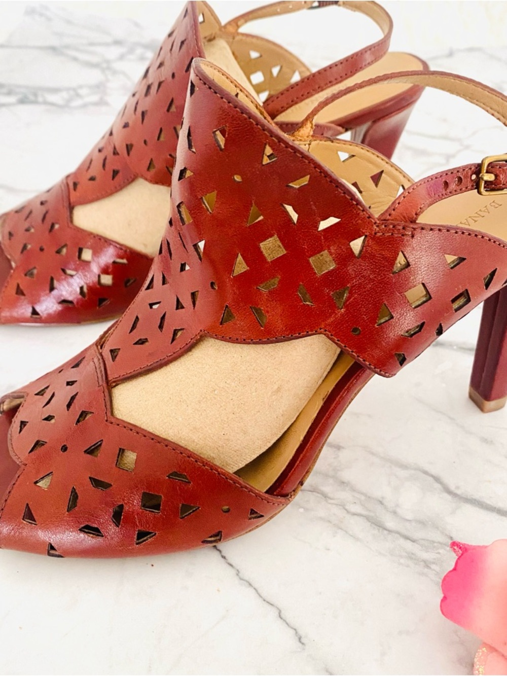 💕Banana Republic Laser Cut 4” Heels SZ 8.5 - Picture 10 of 13